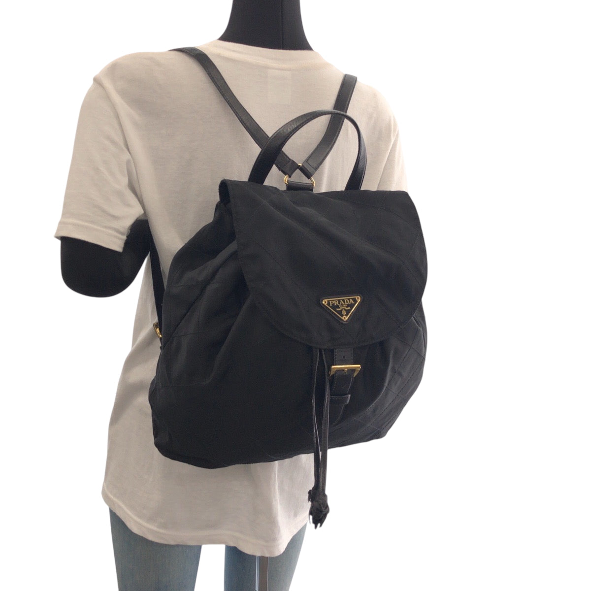 16508
PRADA プラダ ヴィンテージ テスート 三角ロゴプレート ブラック 黒 ゴールド金具 ナイロン k2919 リュックサック バックパック  レディース AB46