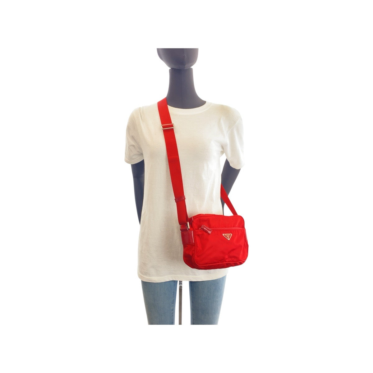 16515
PRADA プラダ テスート 三角ロゴプレート レッド シルバー金具 ナイロン / レザー ショルダーバッグ ポシェット  レディース AB33