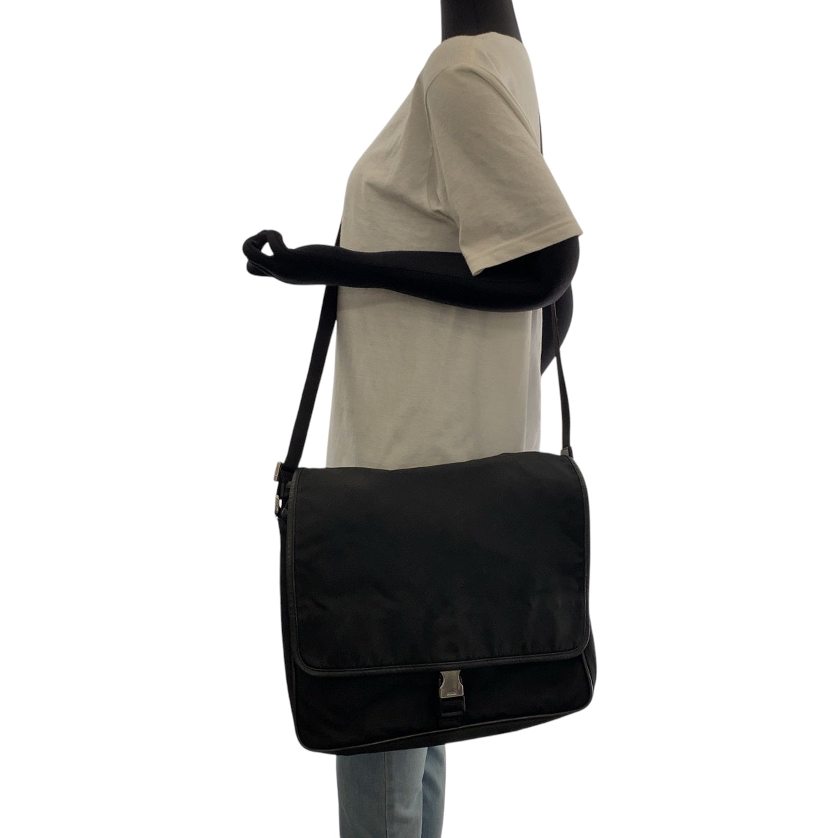 16522
PRADA プラダ テスート 三角ロゴプレート ブラック 黒 シルバー金具 ナイロン V166 ショルダーバッグ メッセンジャーバッグ  レディース AB32