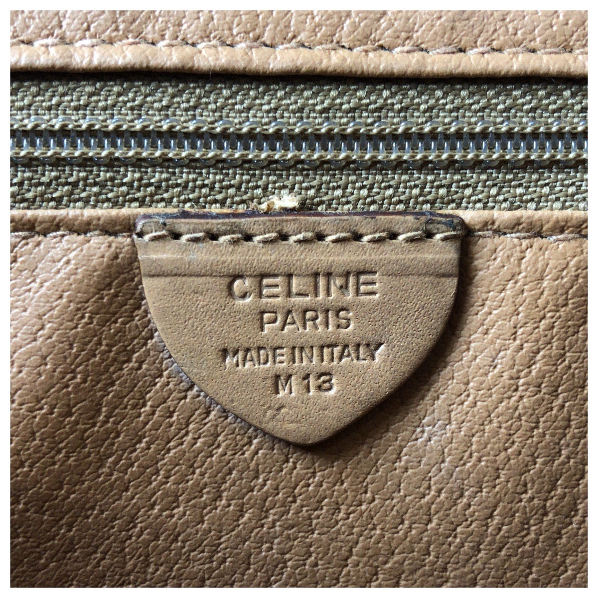 16527
CELINE セリーヌ ヴィンテージ マカダム ブラウン ゴールド金具 PVC / レザー ショルダーバッグ ポシェット レディース AB25