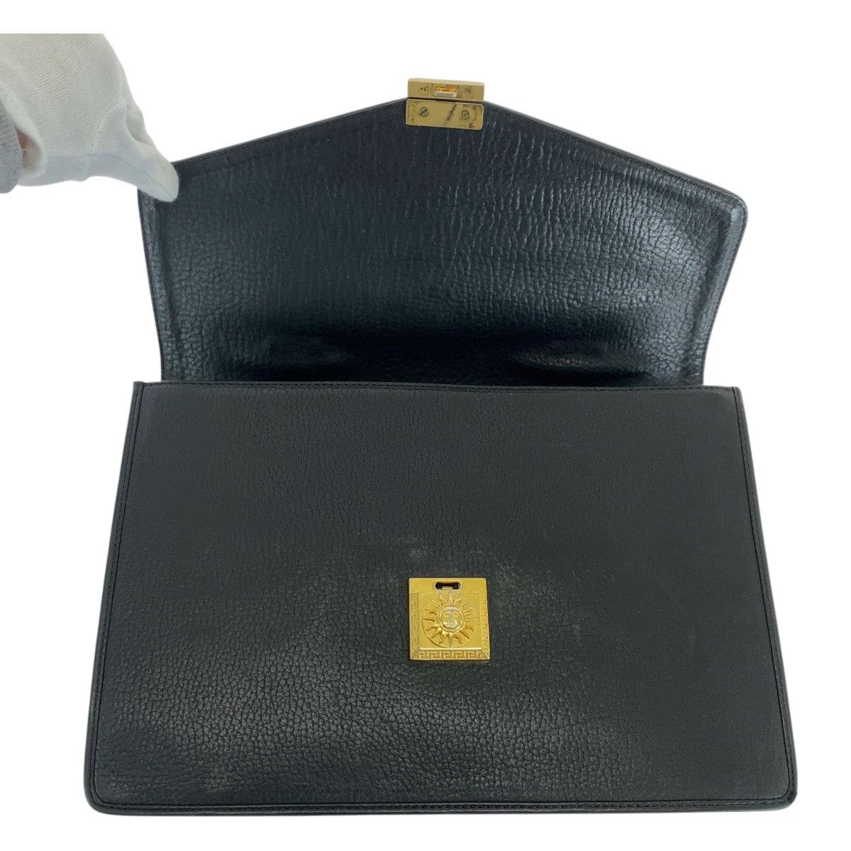 16529
VERSACE ヴェルサーチ ヴィンテージ サンバースト ブラック 黒 ゴールド金具 レザー セカンドバッグ  メンズ ABP40