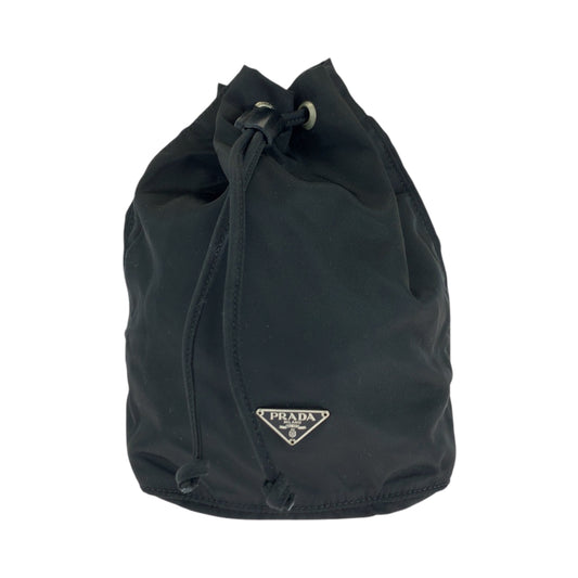 16535
PRADA プラダ テスート 三角ロゴプレート ブラック 黒 シルバー金具 ナイロン 巾着ポーチ  レディース