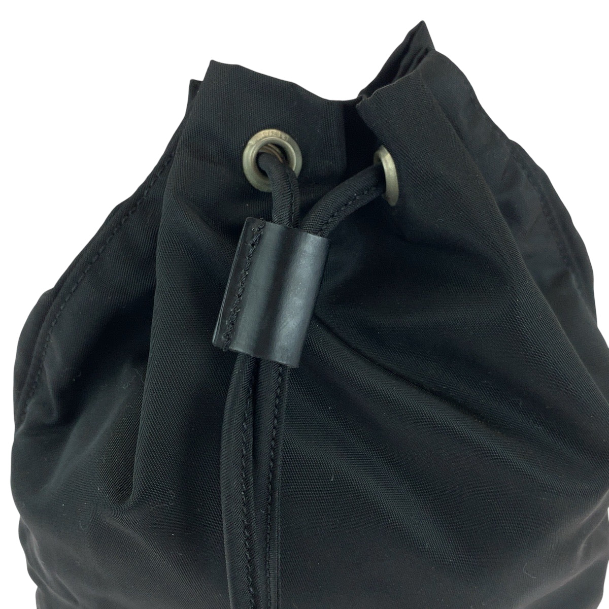 16535
PRADA プラダ テスート 三角ロゴプレート ブラック 黒 シルバー金具 ナイロン 巾着ポーチ  レディース