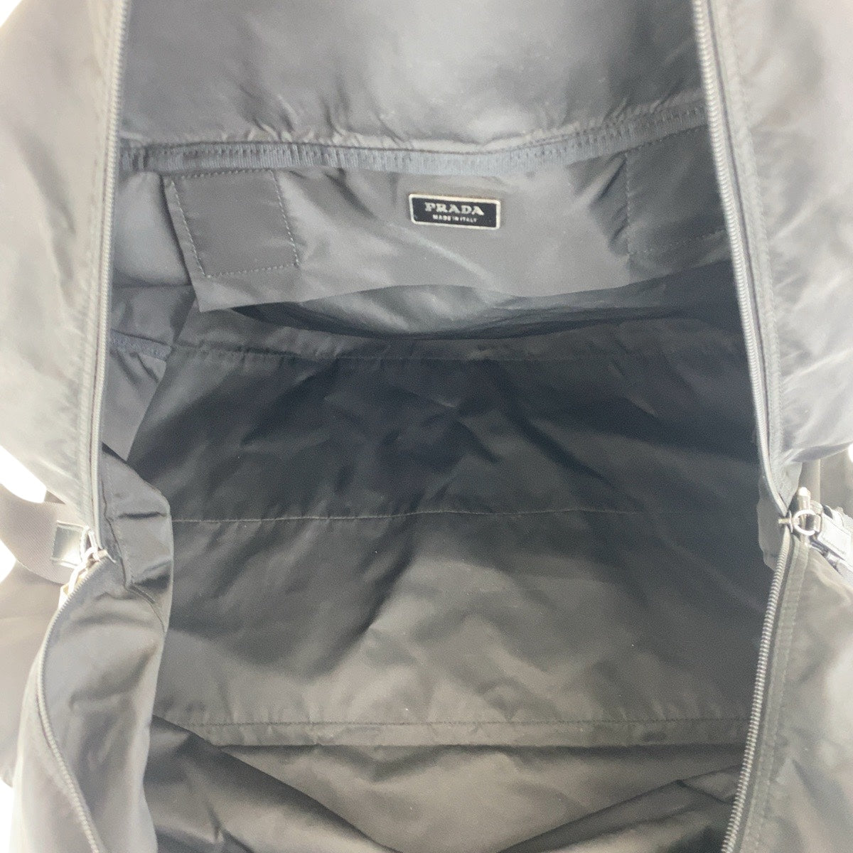 16536
PRADA プラダ テスート 三角ロゴプレート ブラック 黒 シルバー金具 ナイロン ボストンバッグ ショルダーバッグ 男女兼用  レディース AB43