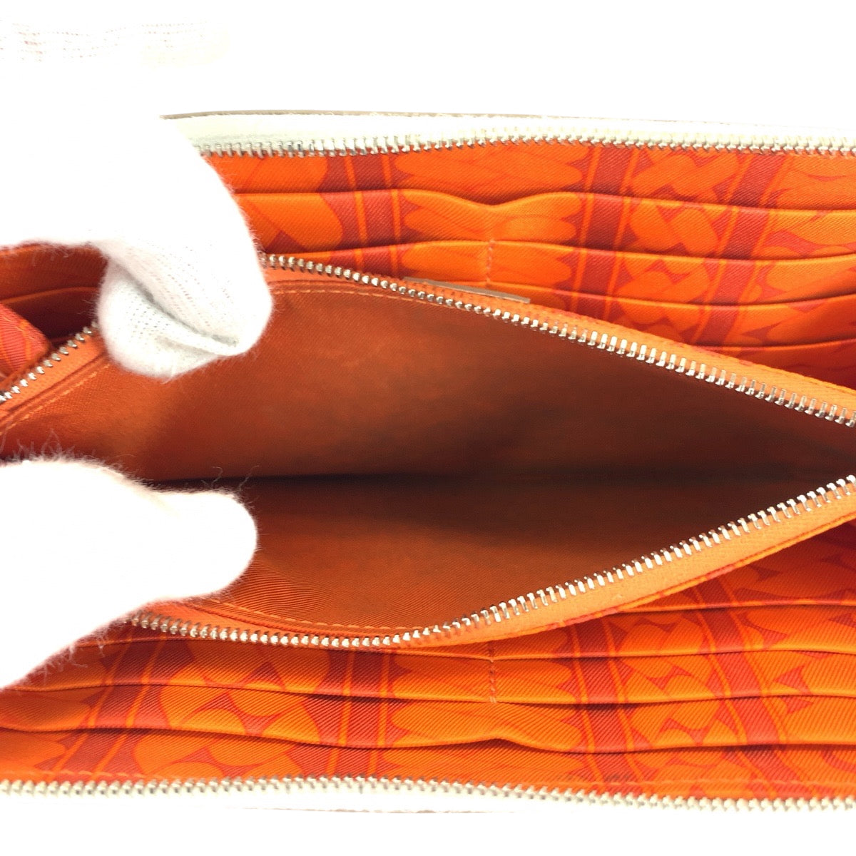 16567
HERMES エルメス アザップロング シルクイン アイボリー シルバー金具 ヴォーエプソン 長財布 ラウンドファスナー A刻印  レディース AB38