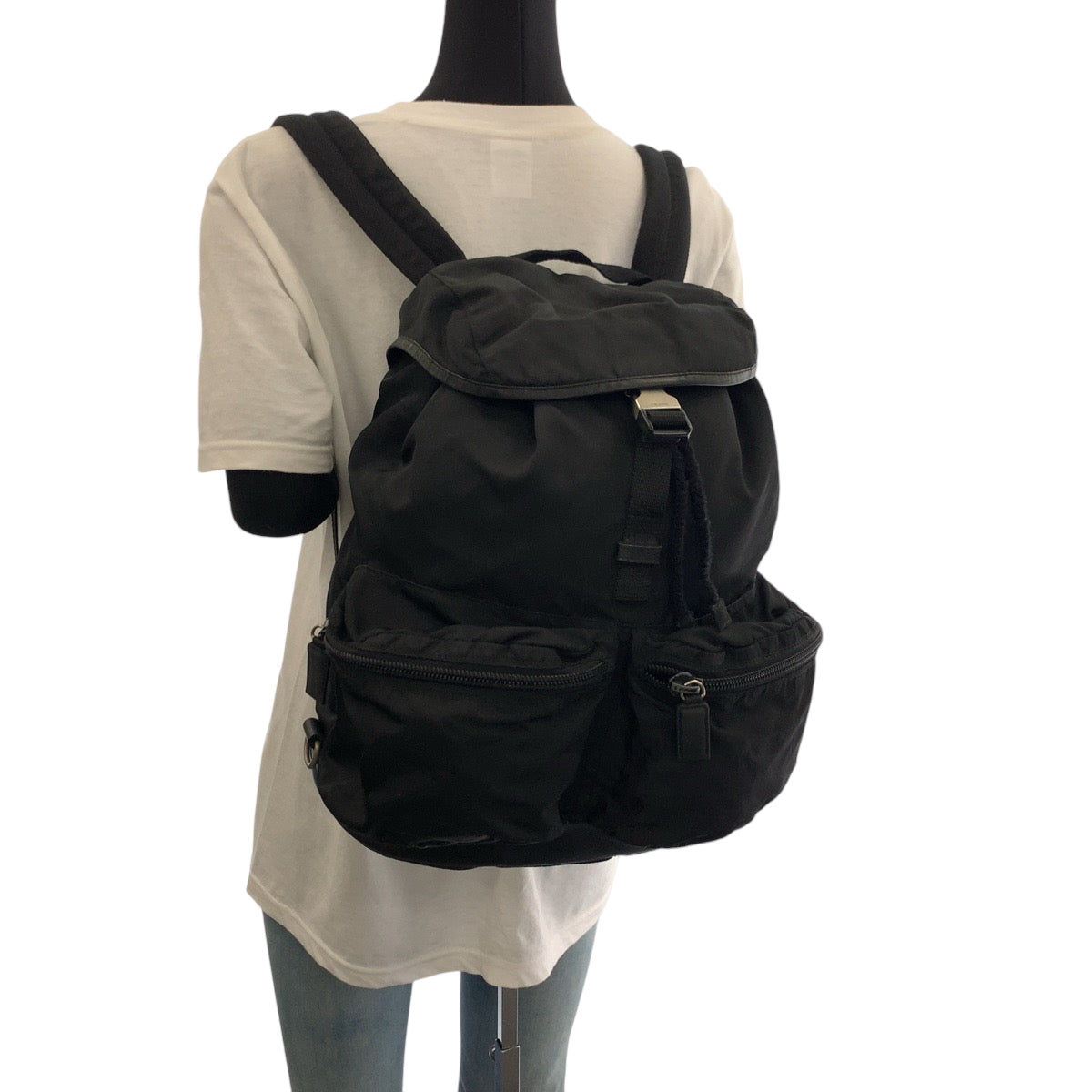 16585
PRADA プラダ テスート 三角ロゴプレート ブラック 黒 シルバー金具 ナイロン V164 リュックサック バックパック  レディース ABP41
