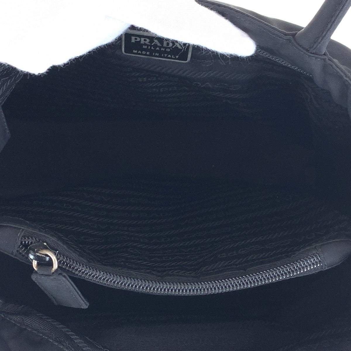 16623
PRADA プラダ テスート 三角ロゴプレート ブラック 黒 シルバー金具 ナイロン トートバッグ ハンドバッグ  レディース ABP38