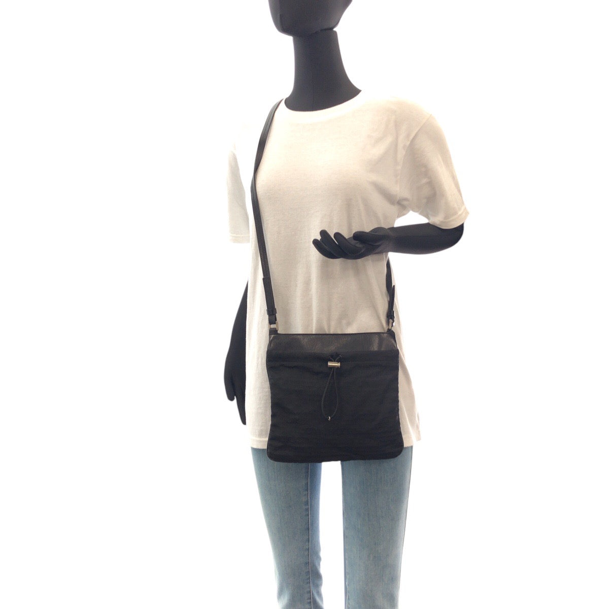 16624
PRADA プラダ ブラック 黒 シルバー金具 ナイロン / レザー ショルダーバッグ ポシェット  レディース ABP33