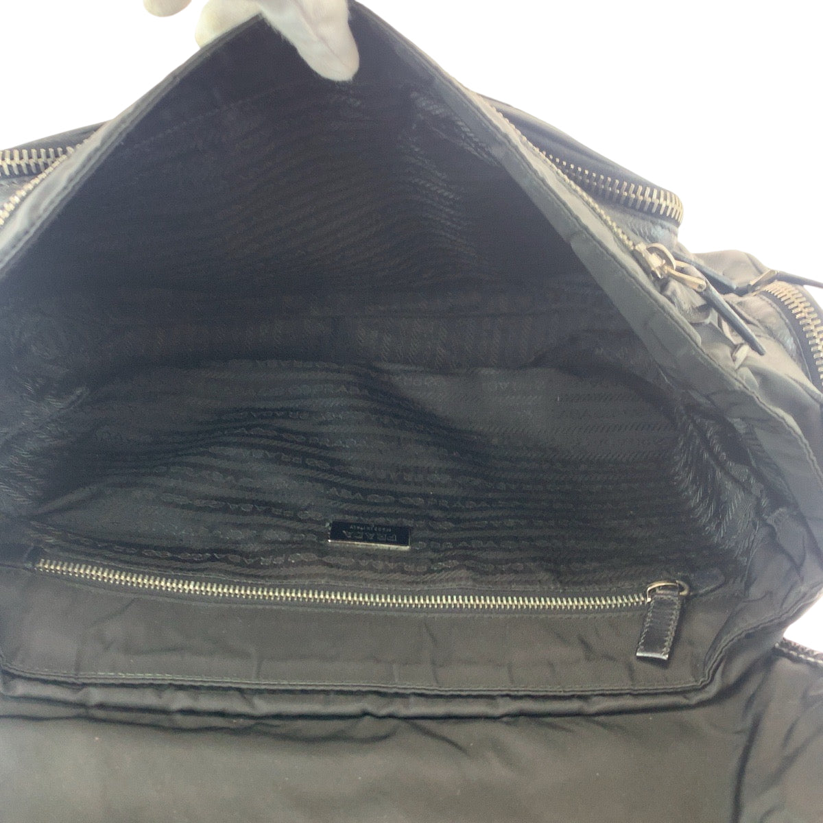 16644
PRADA プラダ テスート 三角ロゴプレート ブラック 黒 シルバー金具 ナイロン ショルダーバッグ メッセンジャーバッグ  メンズ ABP56