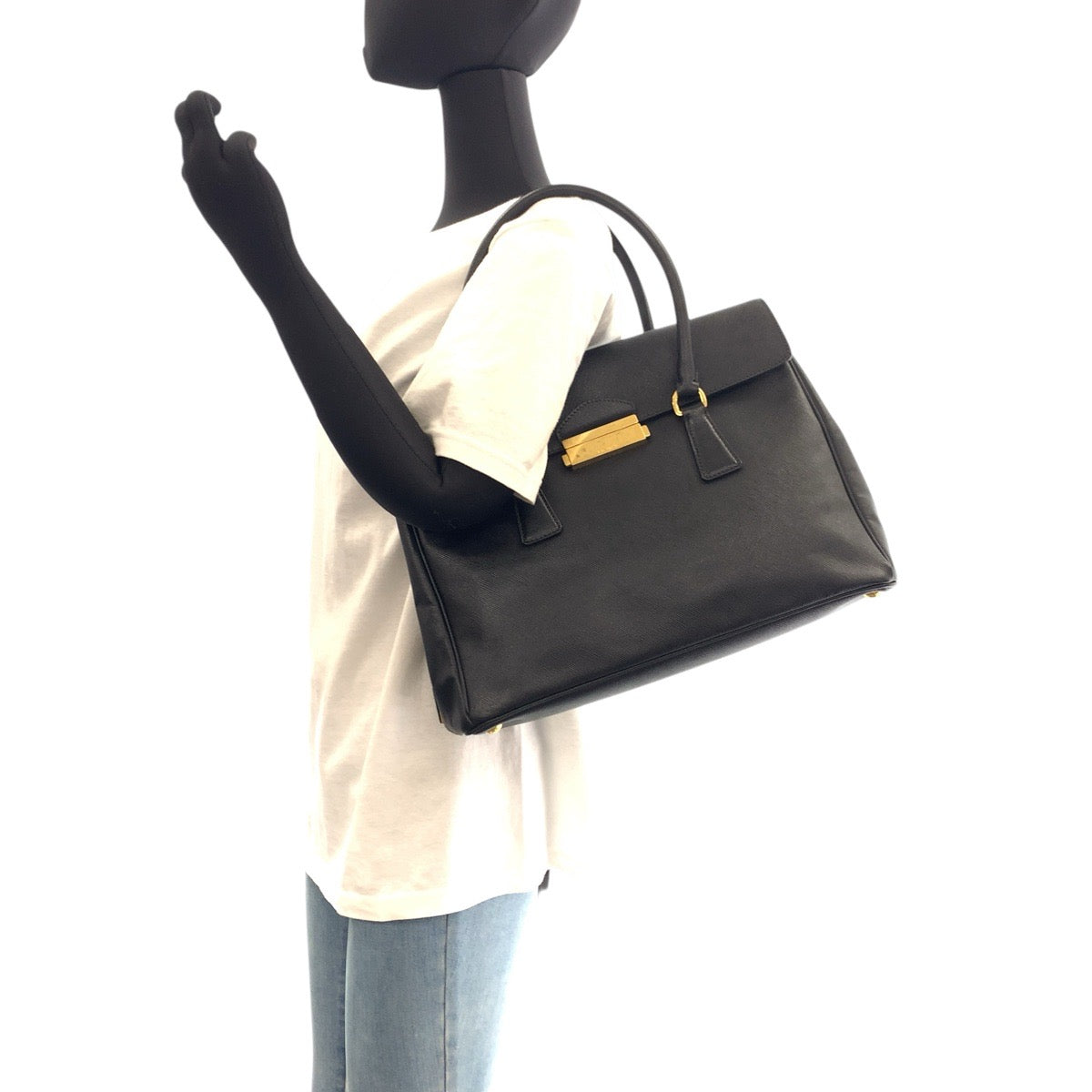 16672
PRADA プラダ サフィアーノ ブラック 黒 ゴールド金具 レザー ハンドバッグ ショルダーバッグ レディース ABP63