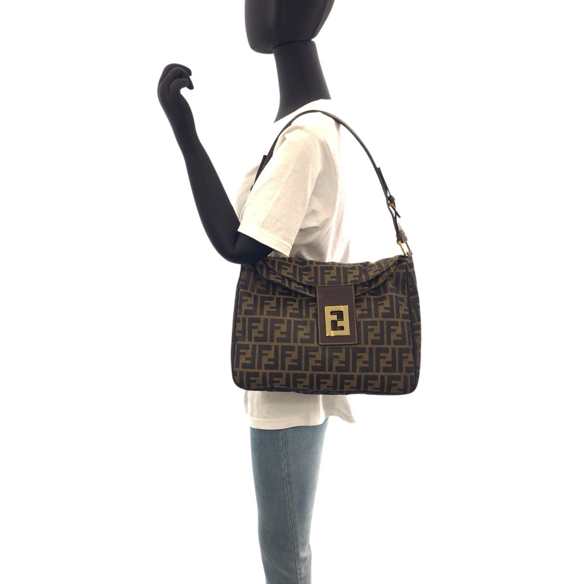 16678
FENDI フェンディ ズッカ ブラウン ゴールド金具 キャンバス / レザー ショルダーバッグ  レディース