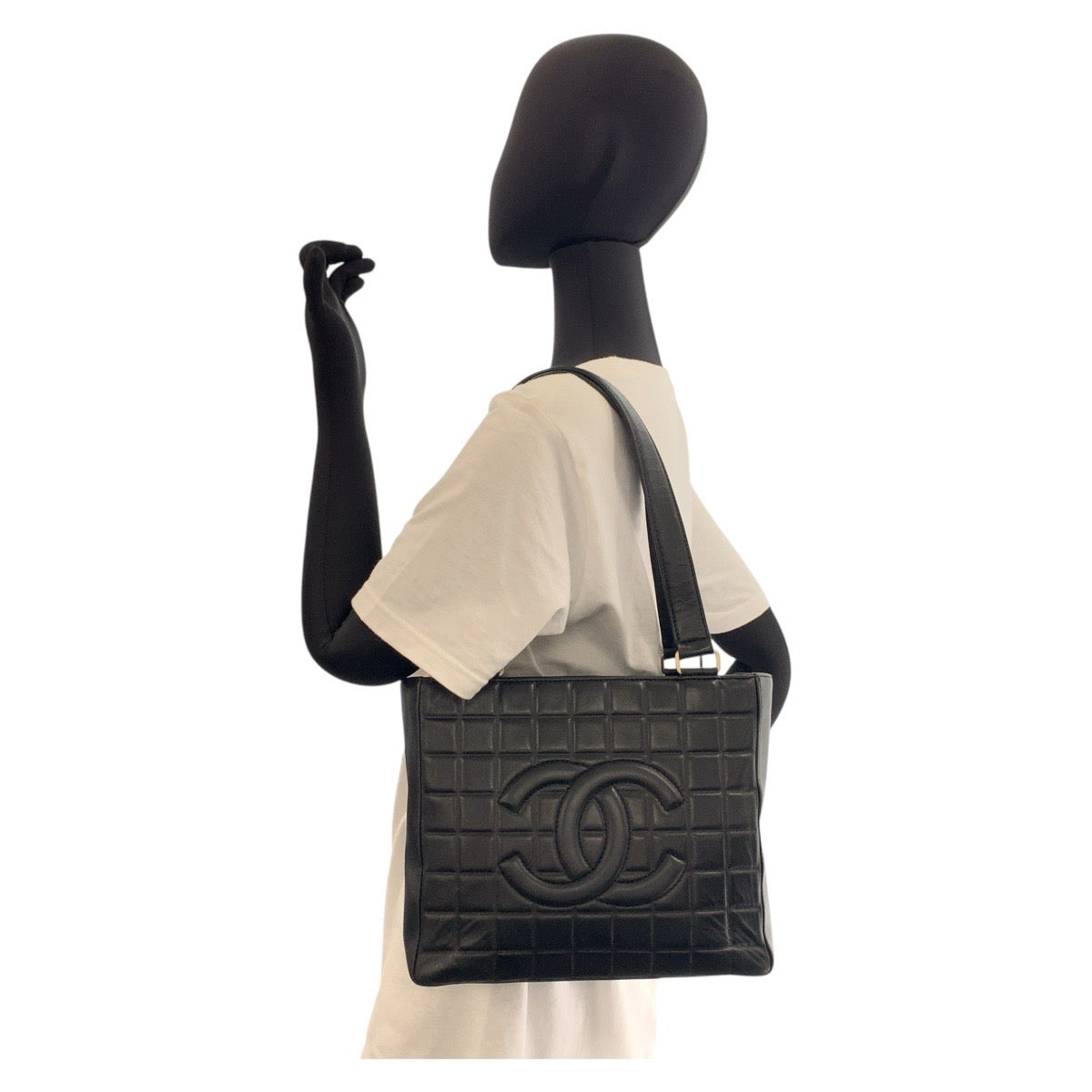 16679
CHANEL シャネル チョコバー ココマーク ブラック 黒 ゴールド金具 ラムスキン トートバッグ ショルダーバッグ  レディース