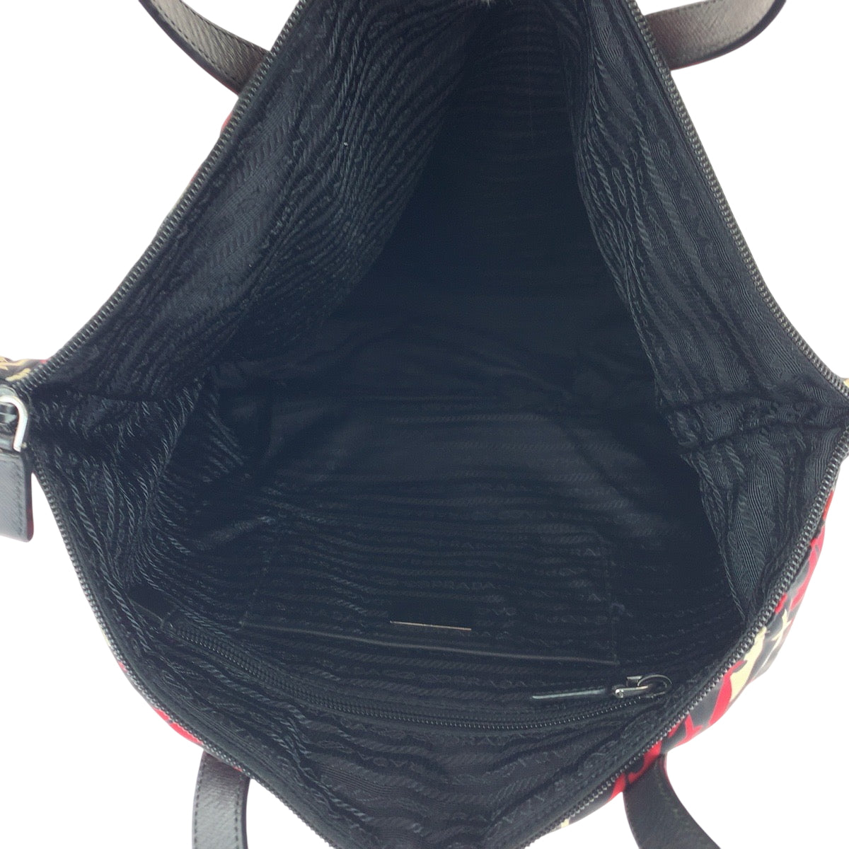 16684
PRADA プラダ テスート 三角ロゴプレート ナイフ レッド ブラック ホワイト シルバー金具 ナイロン B4696P トートバッグ ショルダーバッグ  レディース