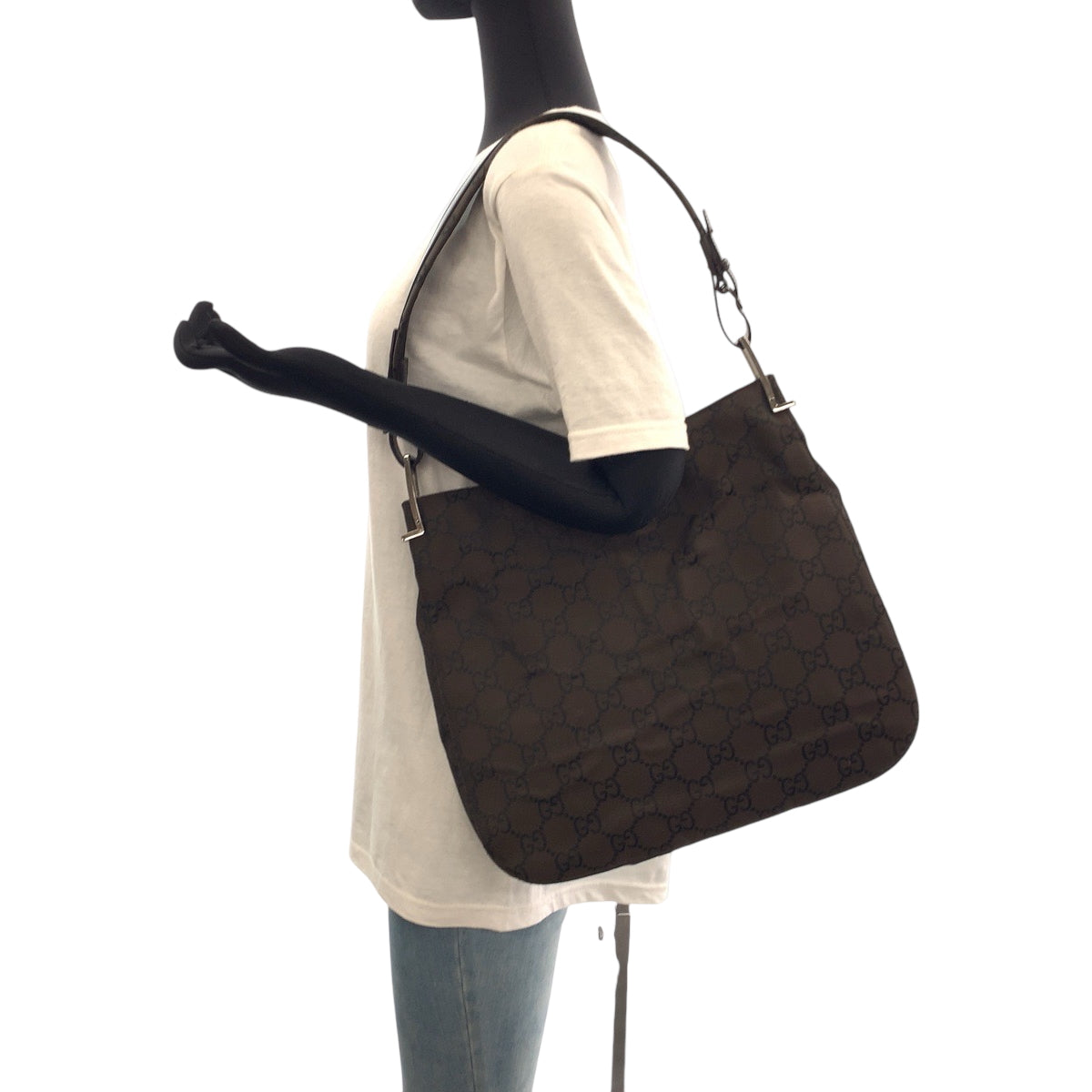 16693
GUCCI グッチ GG柄 ダークブラウン シルバー金具 ナイロン 001 3166 ショルダーバッグ レディース AB25