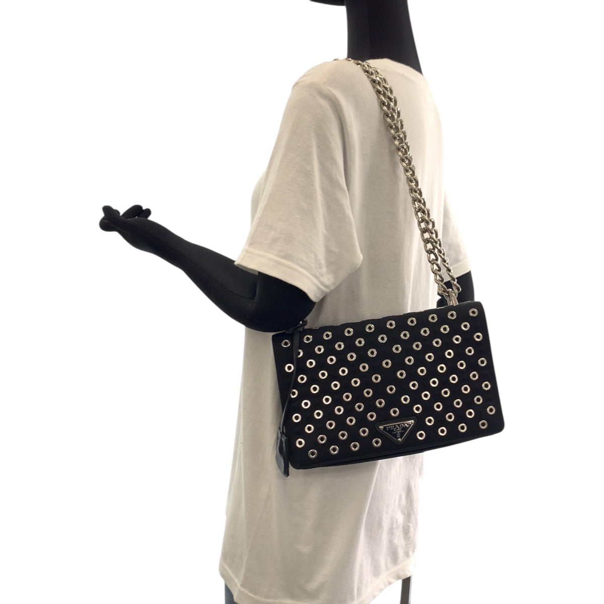 16701
PRADA プラダ テスート 三角ロゴプレート グロメット ブラック 黒 シルバー金具 ナイロン / カーフ 1BD010 ハトメ チェーンショルダーバッグ  レディース