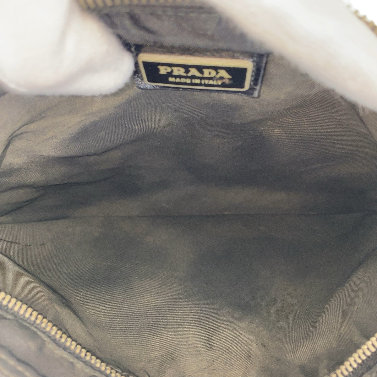 16712
PRADA プラダ テスート 三角ロゴプレート ブラック 黒 シルバー金具 ナイロン 45 斜め掛け ショルダーバッグ 男女兼用  レディース AB32