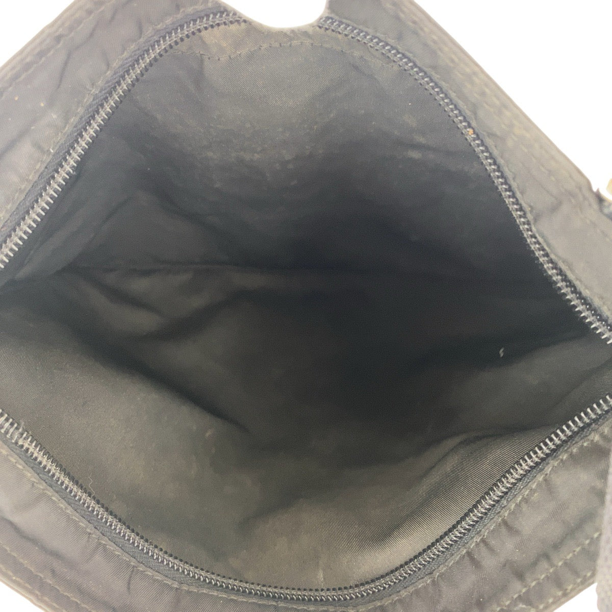 16713
PRADA プラダ テスート 三角ロゴプレート ブラック 黒 シルバー金具 ナイロン ショルダーバッグ ポシェット  レディース AB34
