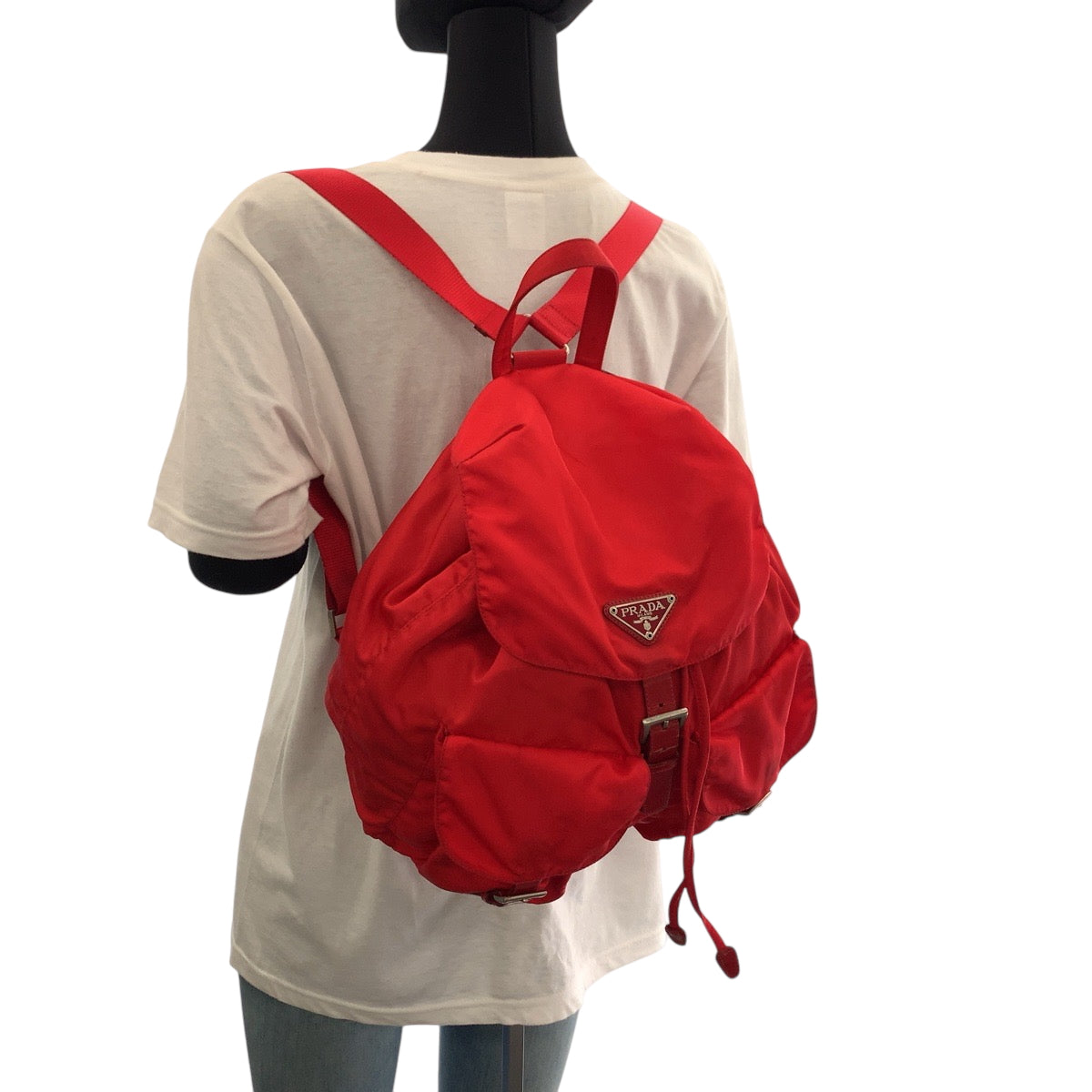 16714
PRADA プラダ テスート 三角ロゴプレート レッド シルバー金具 ナイロン リュックサック バックパック  レディース