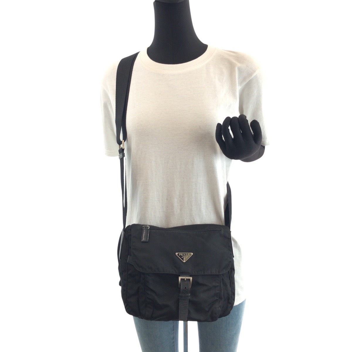16730
PRADA プラダ テスート 三角ロゴプレート ブラック 黒 シルバー金具 ナイロン / レザー ショルダーバッグ ポシェット レディース AB32