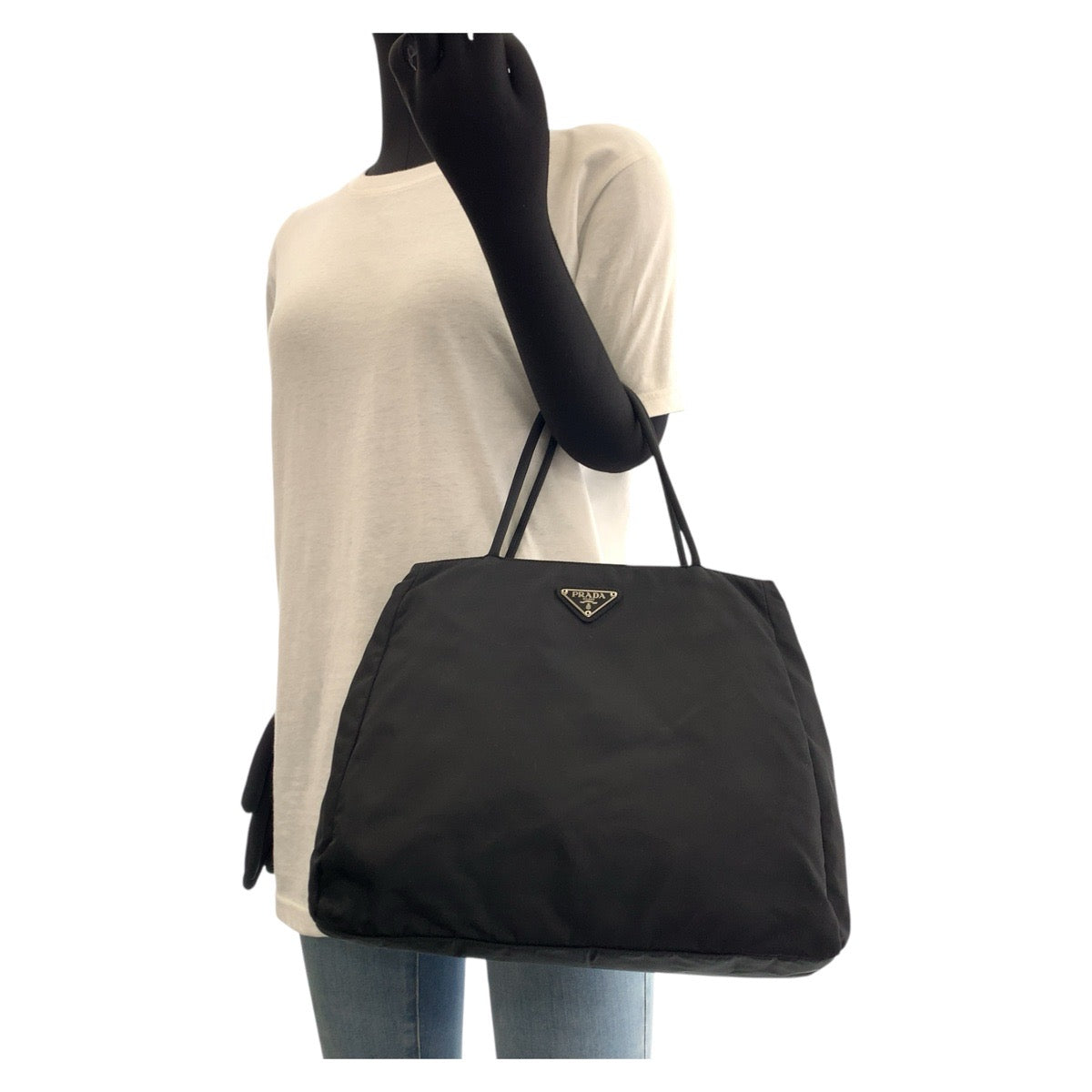 16749
PRADA プラダ テスート 三角ロゴプレート ブラック 黒 シルバー金具 ナイロン トートバッグ ハンドバッグ  レディース ABP40