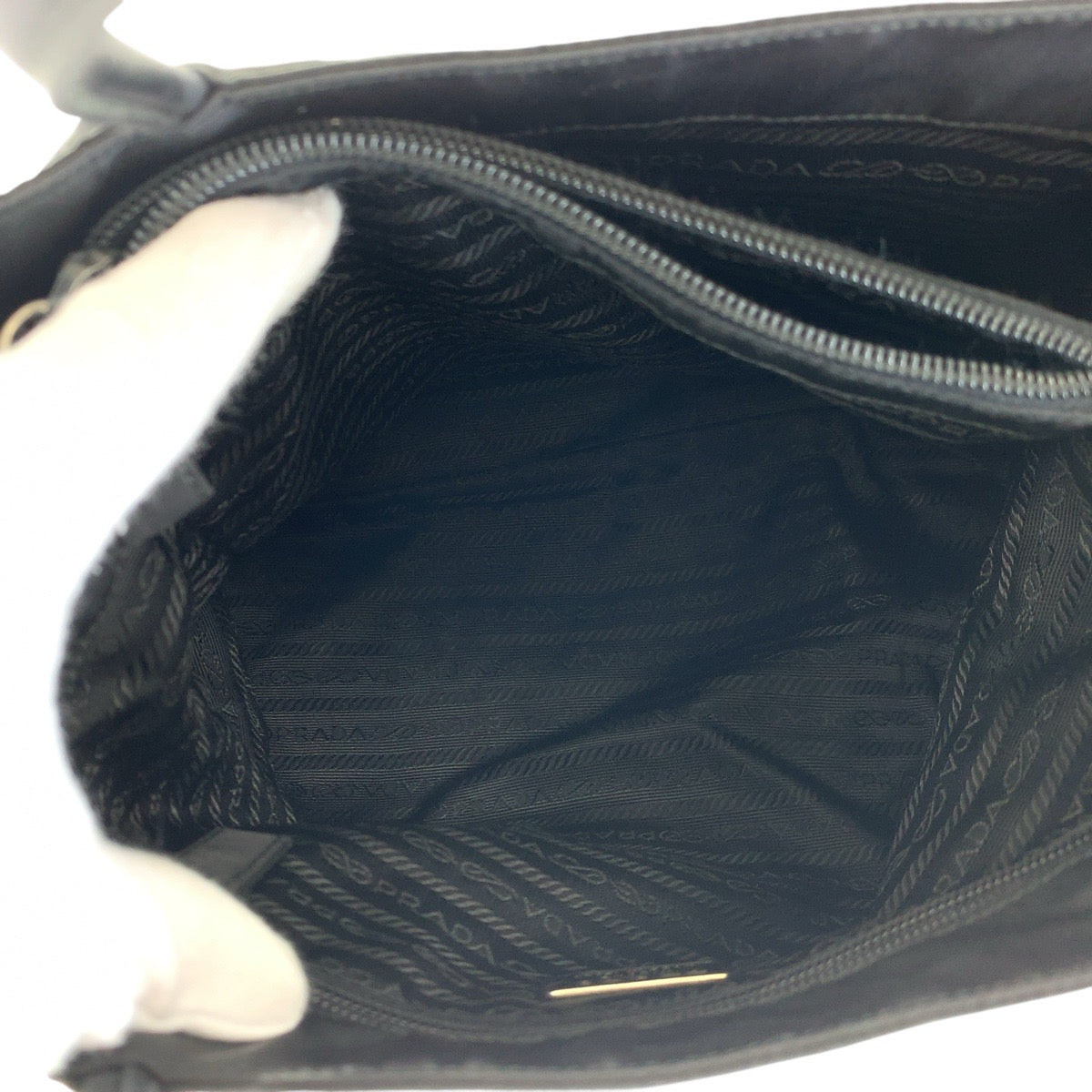 16749
PRADA プラダ テスート 三角ロゴプレート ブラック 黒 シルバー金具 ナイロン トートバッグ ハンドバッグ  レディース ABP40