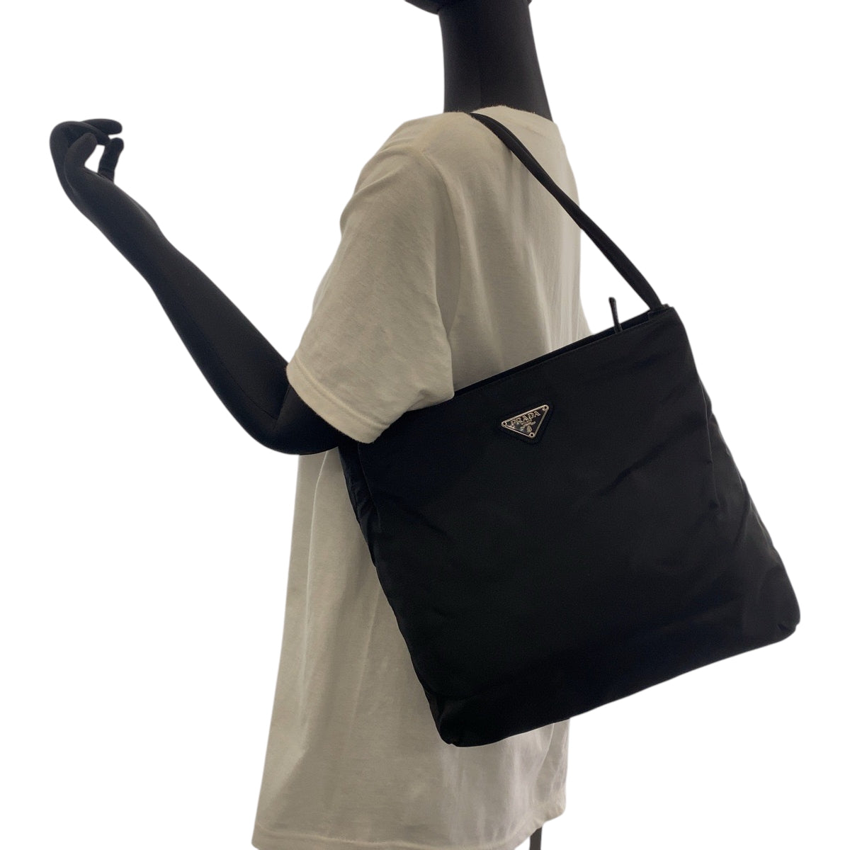 16751
PRADA プラダ テスート 三角ロゴプレート ブラック 黒 シルバー金具 ナイロン B6242 ショルダーバッグ トートバッグ レディース ABP39