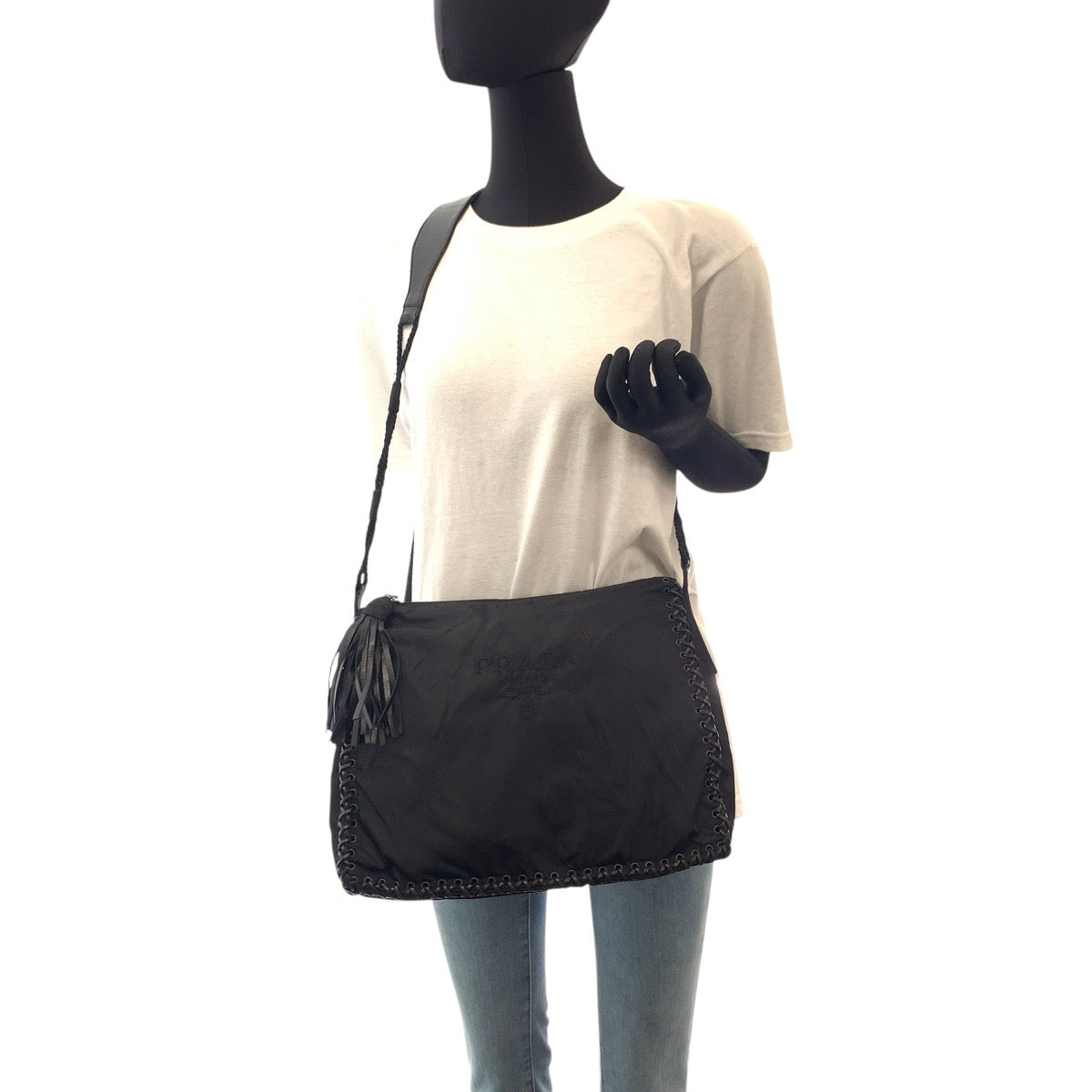 16773
PRADA プラダ ブラック 黒 ナイロン / レザー 斜め掛け ショルダーバッグ フリンジ  レディース AB40