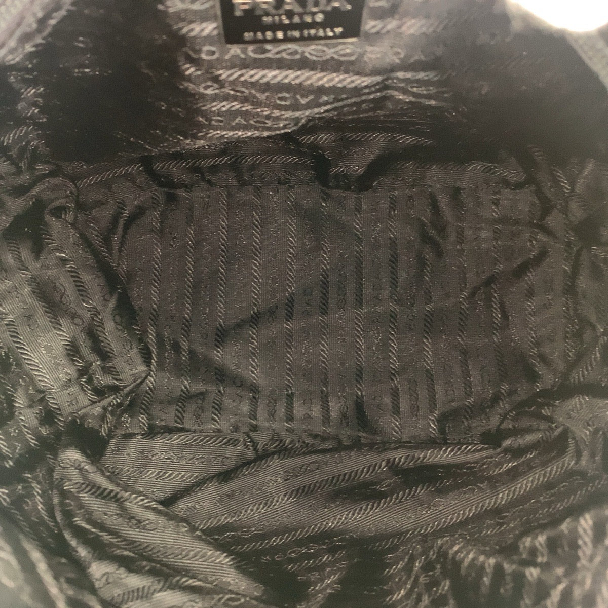 16773
PRADA プラダ ブラック 黒 ナイロン / レザー 斜め掛け ショルダーバッグ フリンジ  レディース AB40