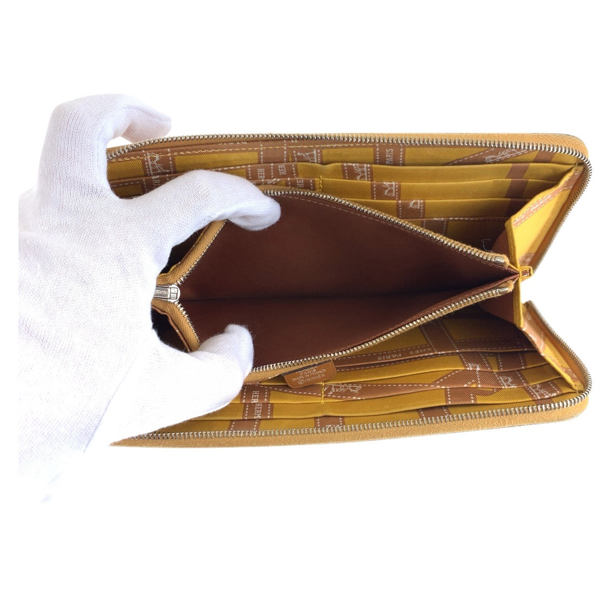 16776
HERMES エルメス アザップ ロング シルクイン ゴールド ブラウン シルバー金具 ヴォーエプソン / シルク 長財布 ラウンドファスナー 男女兼用 ◻︎P刻印  レディース