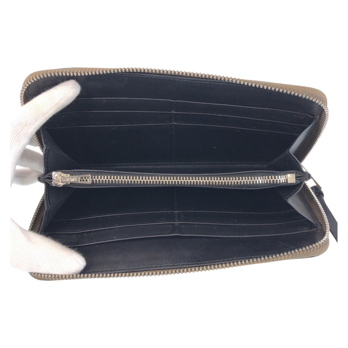 16779
LOEWE ロエベ スカル ブラウン ブラック 黒 シルバー金具 レザー 長財布 ロングウォレット  メンズ