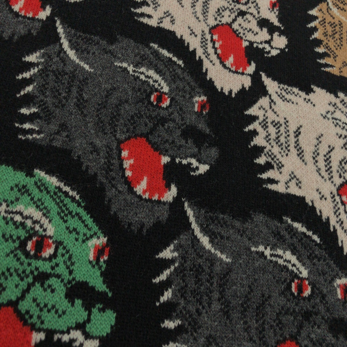 16804
GUCCI グッチ パンサーフェイス サイズL ブラック 黒 マルチカラー ウール 526599 X9X30 ニット セーター メンズ ABP52