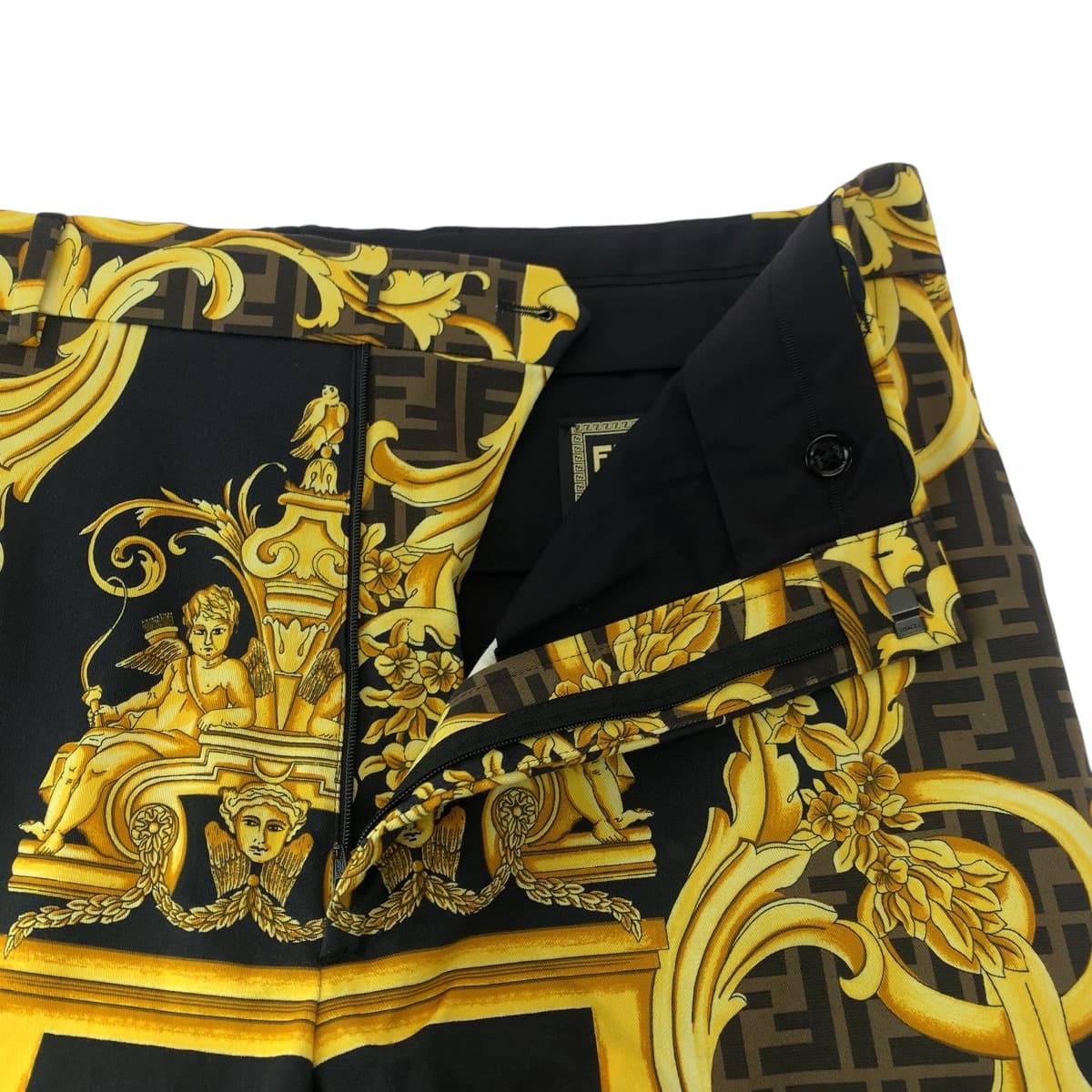 16806
VERSACE ヴェルサーチ フェンダーチェ ヴェルサーチェ フェンディ サイズ50 ブラウン イエロー コットン FB0521 AKCD ハーフパンツ  メンズ