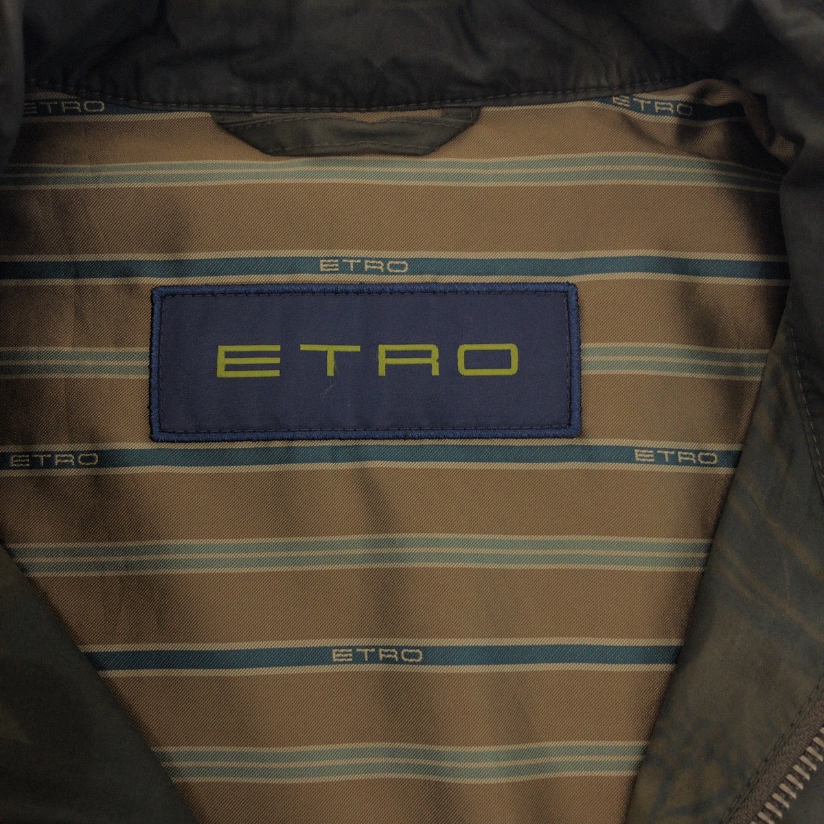 16807
ETRO エトロ ボタニカル柄 サイズL カーキ シルバー金具 ナイロン ジェケット ミリタリージャケット  メンズ A21