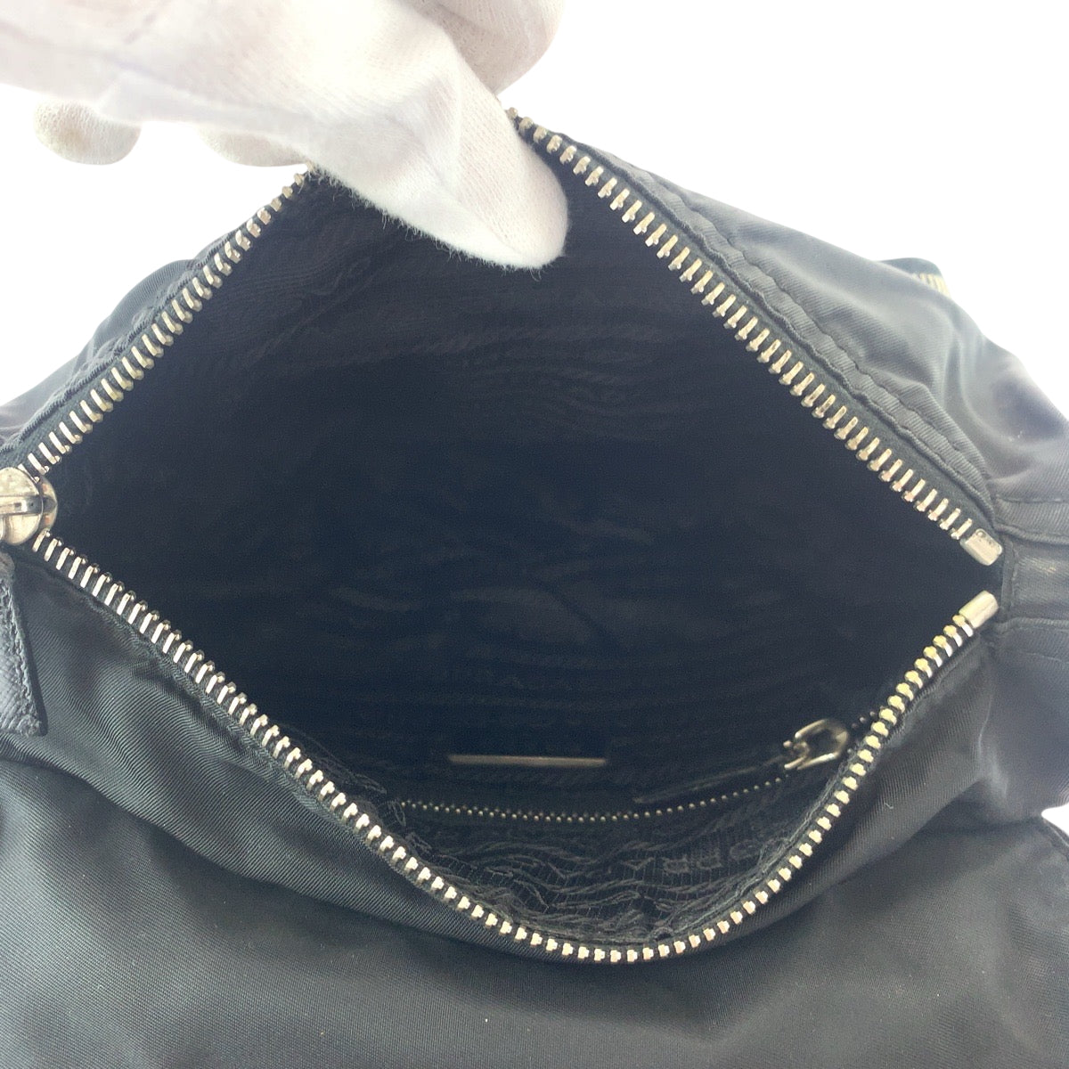 16813
PRADA プラダ テスート 三角ロゴプレート ブラック 黒 ブラウン シルバー金具 ナイロン BR2156 ワンショルダーバッグ 肩掛け  レディース AB36