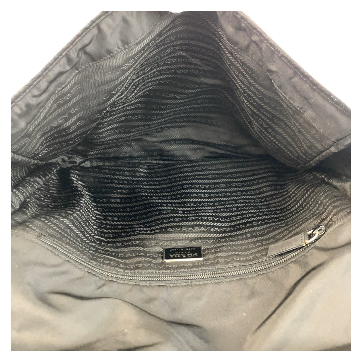 16816
PRADA プラダ テスート 三角ロゴプレート ブラック 黒 シルバー金具 ナイロン ショルダーバッグ メッセンジャーバッグ  メンズ ABP50