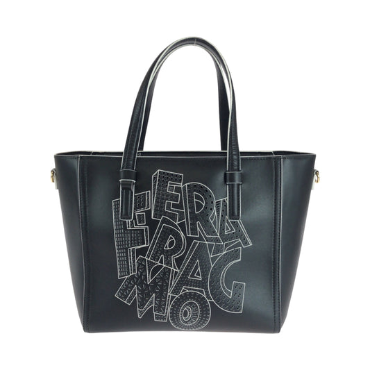 16822
Salvatore Ferragamo サルヴァトーレフェラガモ ボニーレタリングロゴ ブラック 黒 ホワイト シルバー金具 レザー 21 G284 トートバッグ ハンドバッグ  レディース