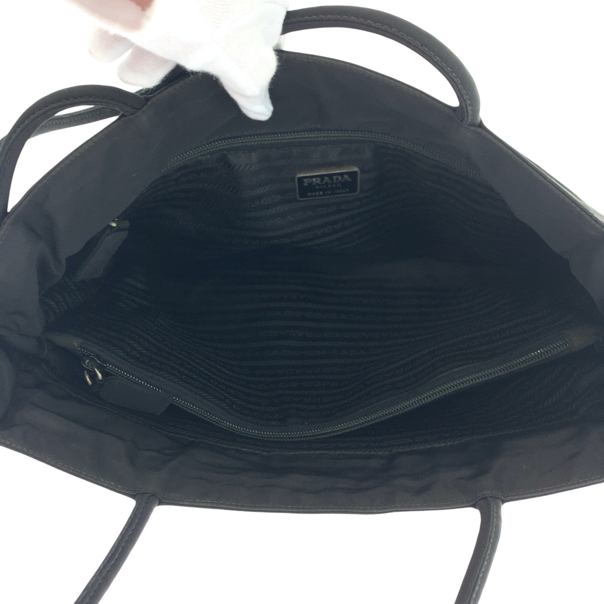 16851
PRADA プラダ ヴィンテージ テスート 三角ロゴプレート ブラック 黒 シルバー金具 ナイロン トートバッグ ショルダーバッグ  レディース AB32