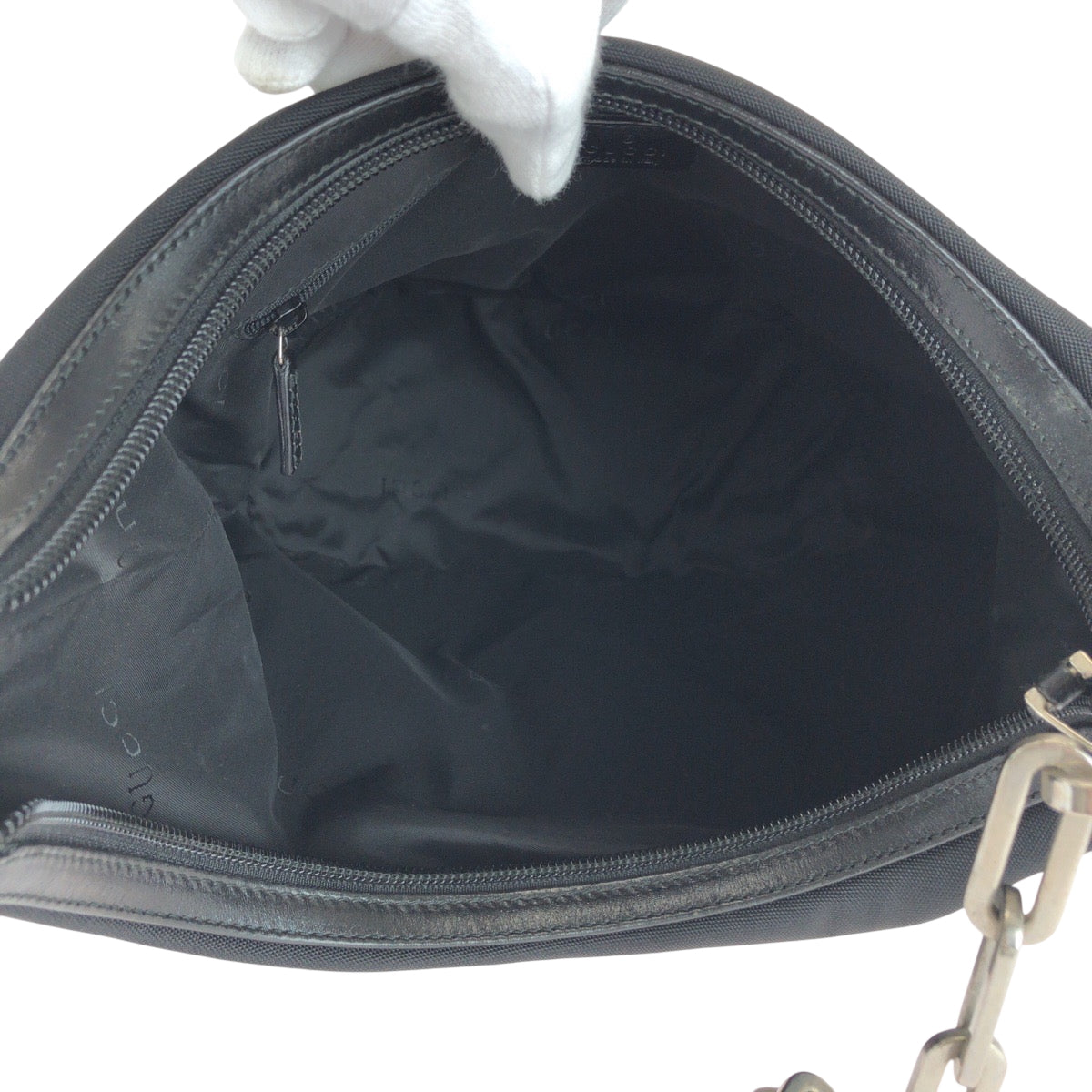 16872
GUCCI グッチ ブラック 黒 シルバー金具 ナイロン 001 3374 チェーンショルダーバッグ  レディース ABP29