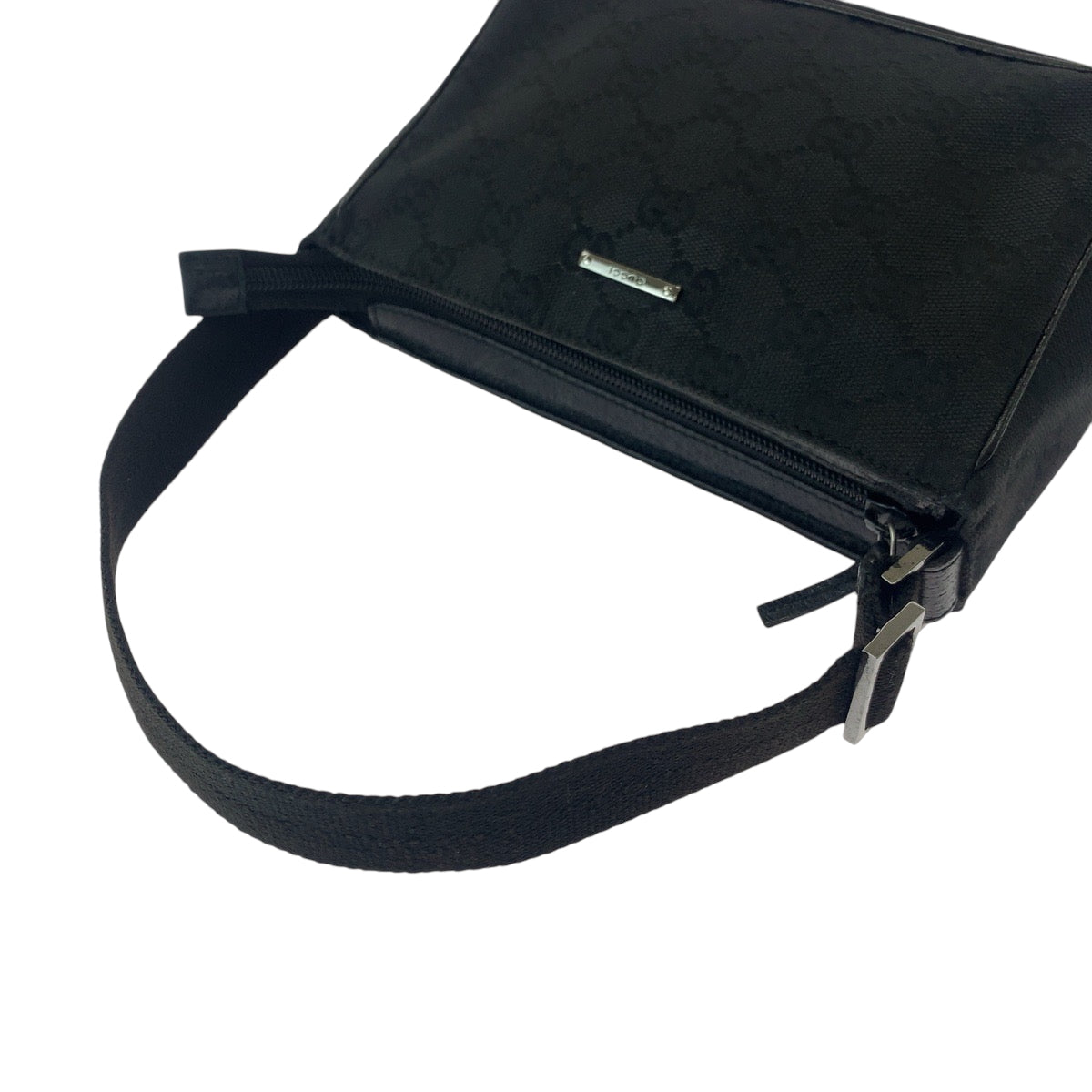 16885
GUCCI グッチ ブラック 黒 シルバー金具 GGキャンバス 106644 ハンドバッグ アクセサリーポーチ レディース ABP39