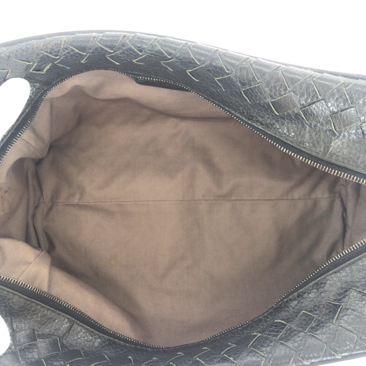 16886
BOTTEGAVENETA ボッテガヴェネタ イントレチャート ブラック 黒 ガンメタ金具 レザー 144361 V6143 1000 セカンドバッグ クラッチバッグ  メンズ AB44