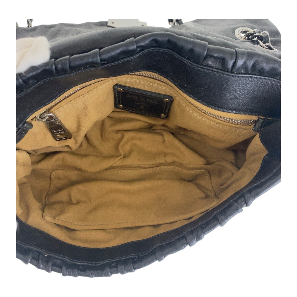 16887
PRADA プラダ ブラック 黒 シルバー金具 レザー 斜め掛け チェーン ショルダーバッグ ギャザー  レディース AB45