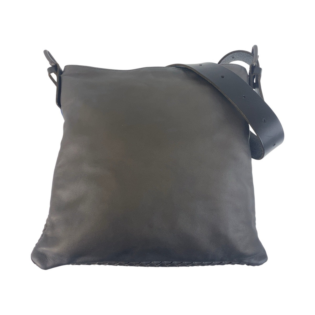 16904
BOTTEGAVENETA ボッテガヴェネタ イントレチャート グレー ブラック 黒 レザー 7692 ショルダーバッグ メッセンジャーバッグ  メンズ ABP56