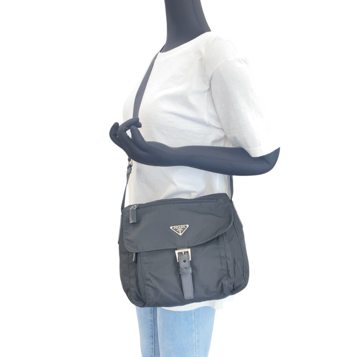 16963
PRADA プラダ テスート 三角ロゴプレート ブラック 黒 シルバー金具 ナイロン 斜め掛け ショルダーバッグ 男女兼用  メンズ AB39