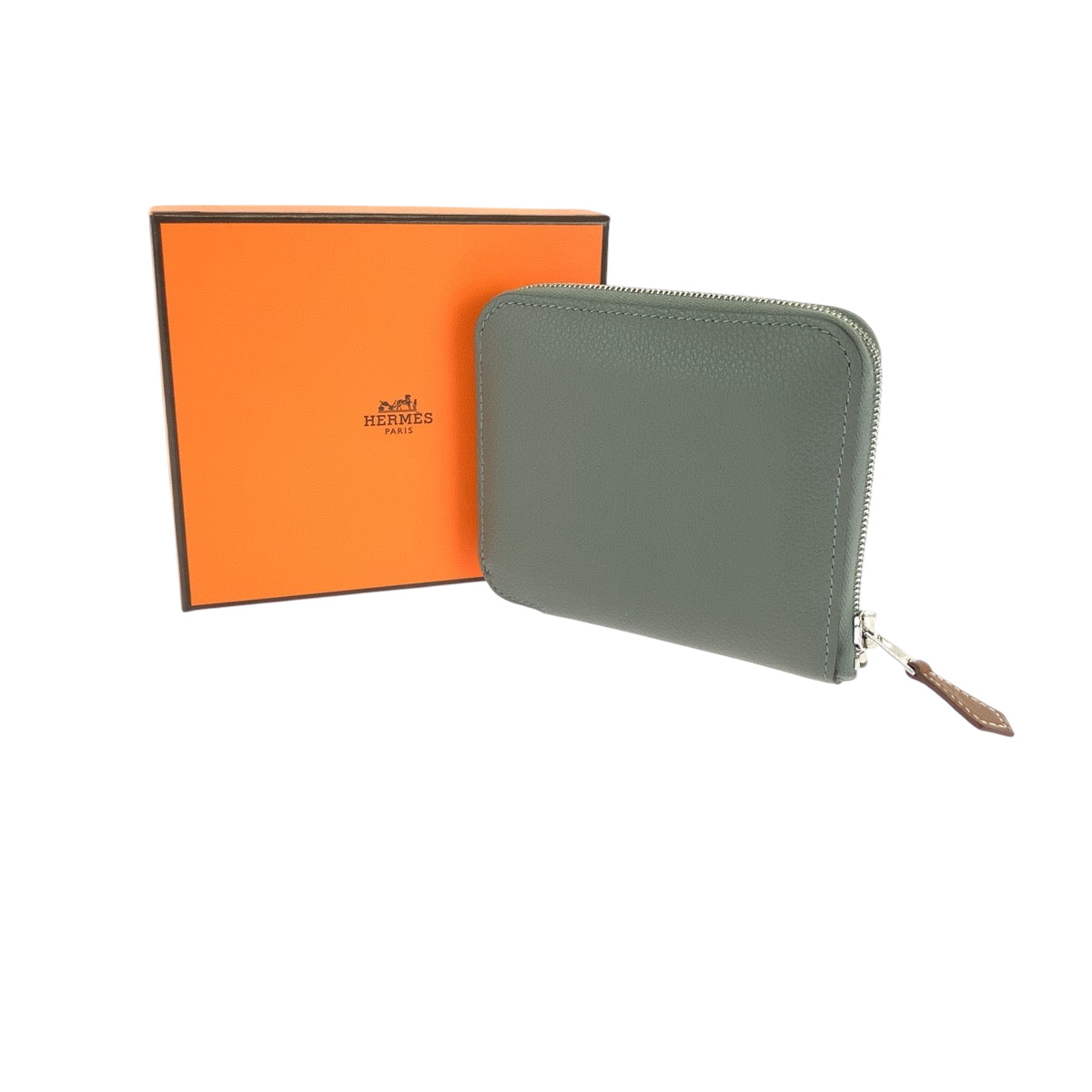 17018
HERMES エルメス アザップ コンパクト シルクイン グリメイヤー グレー系 エバーカラー 折財布 コンパクトウォレット 男女兼用 B刻印  レディース