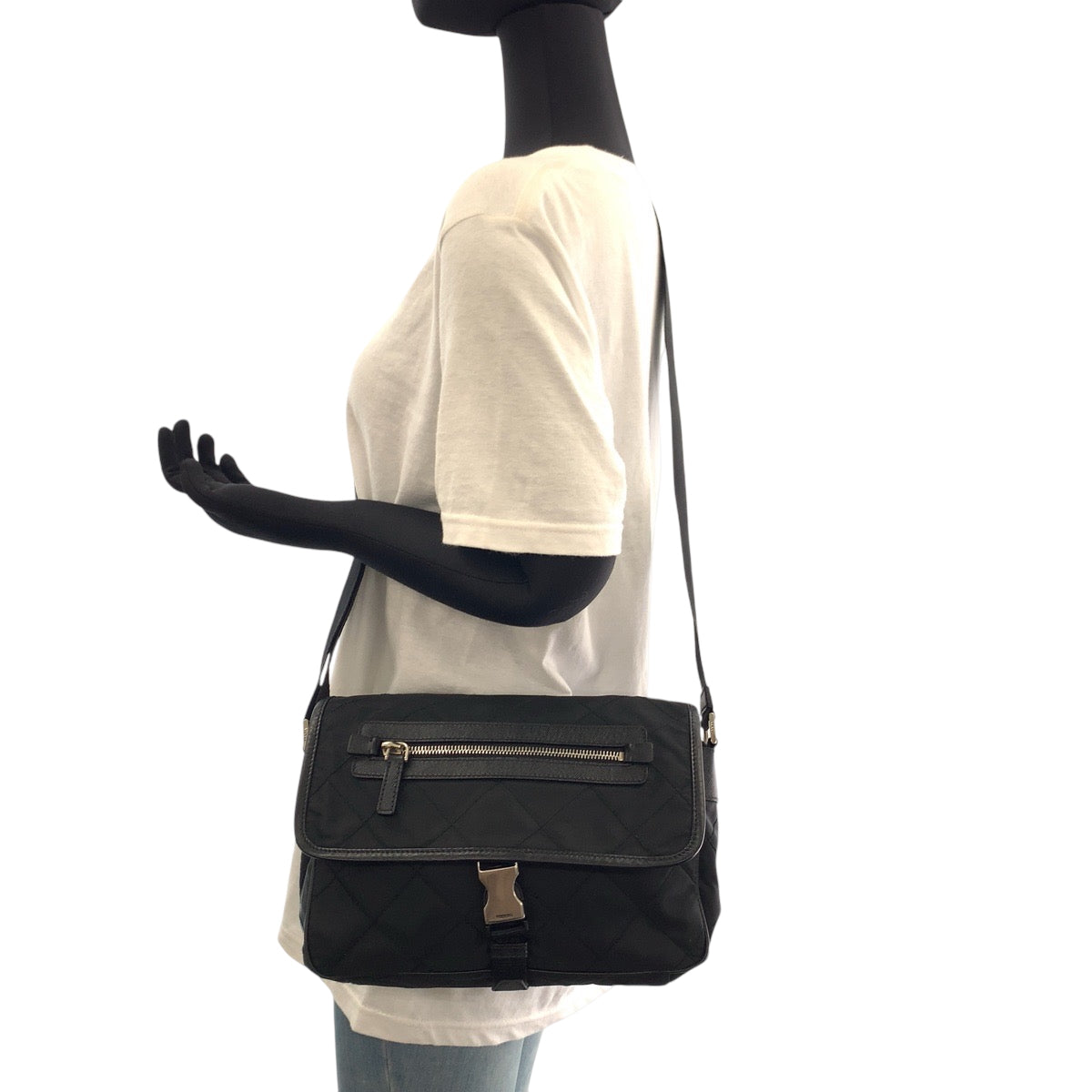 17041
PRADA プラダ キルティング テスート 三角ロゴプレート ブラック 黒 シルバー金具 ナイロン BT0422 ショルダーバッグ メッセンジャーバッグ レディース A55