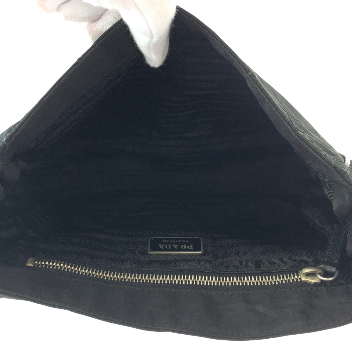 17041
PRADA プラダ キルティング テスート 三角ロゴプレート ブラック 黒 シルバー金具 ナイロン BT0422 ショルダーバッグ メッセンジャーバッグ  レディース A55