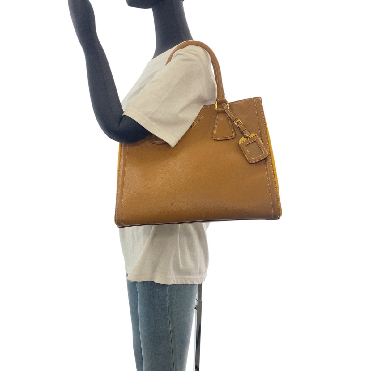 17047
PRADA プラダ サフィアーノ 三角ロゴプレート バイカラー ブラウン イエロー ゴールド金具 レザー トートバッグ ショルダーバッグ 2WAY レディース AB78