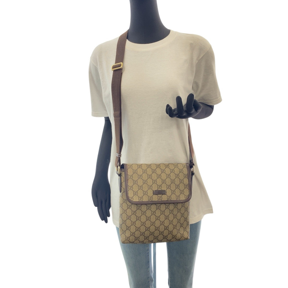 17065
GUCCI グッチ ベージュ ブラウン シルバー金具 GGスプリームキャンバス 223666 斜め掛け ショルダーバッグ 男女兼用  レディース
