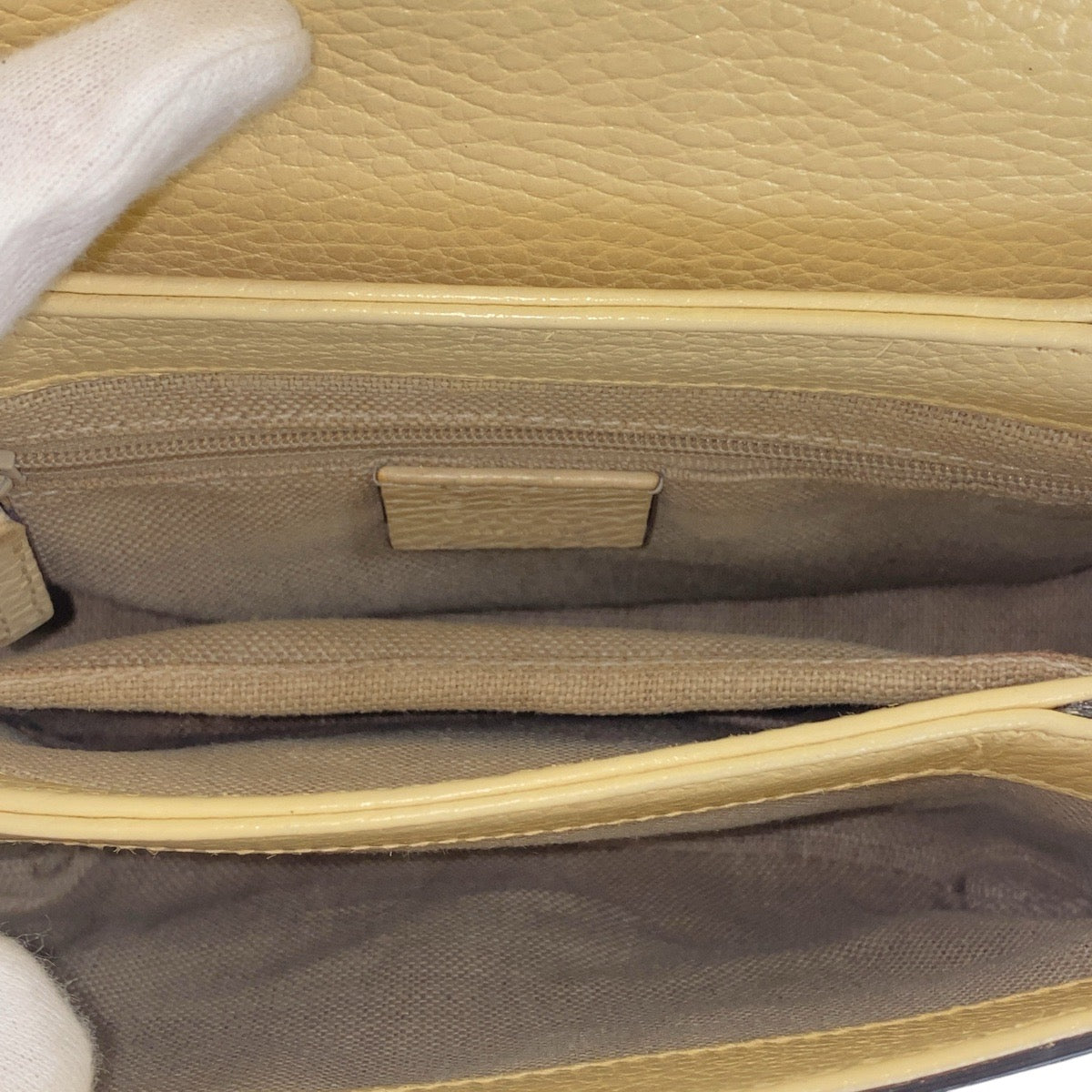 17067
GUCCI グッチ インターロッキング アイボリー ゴールド金具 レザー 607720 斜め掛け チェーン ショルダーバッグ  レディース AB75