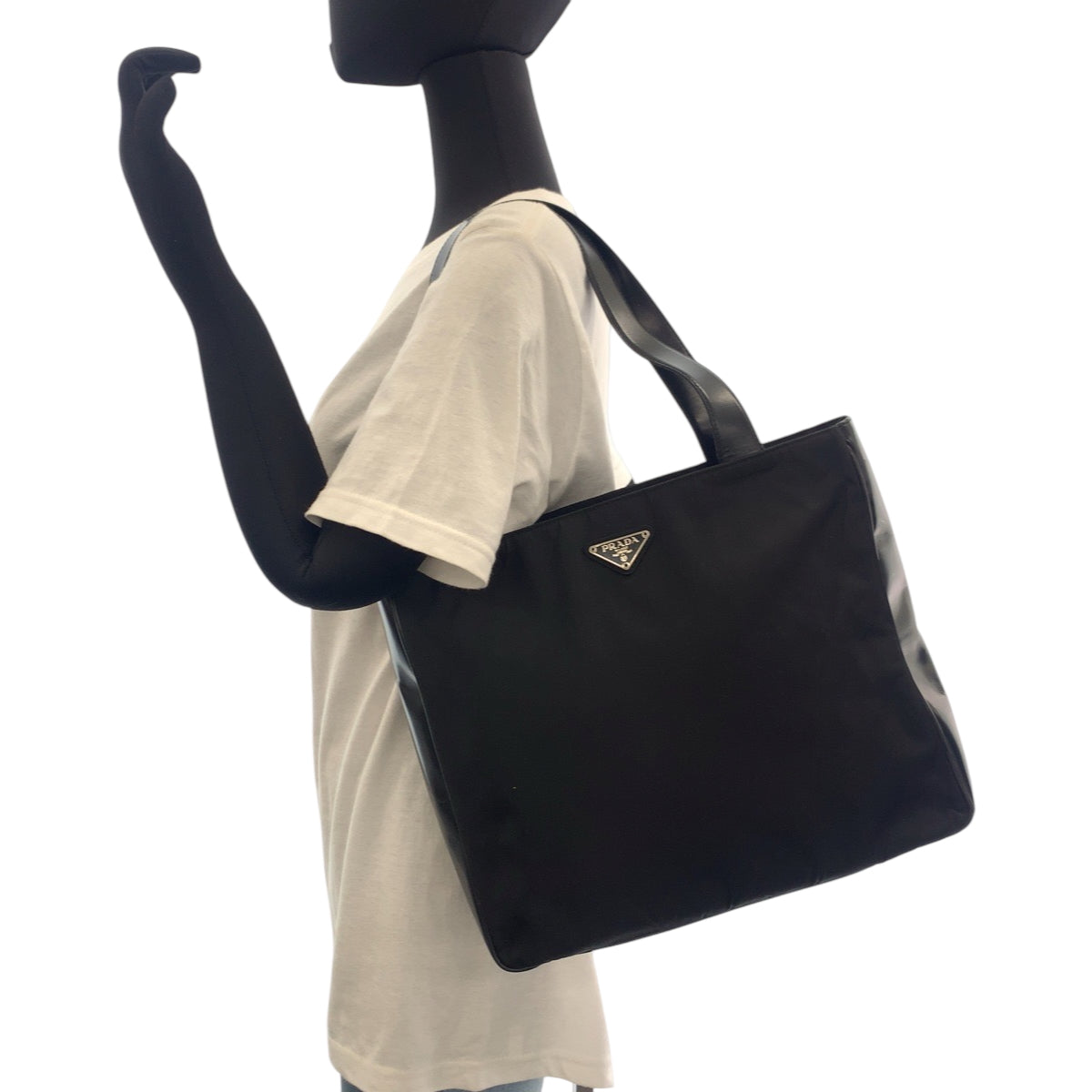 17071
PRADA プラダ テスート 三角ロゴプレート ブラック 黒 シルバー金具 ナイロン B8375 トートバッグ ショルダーバッグ  レディース AB32